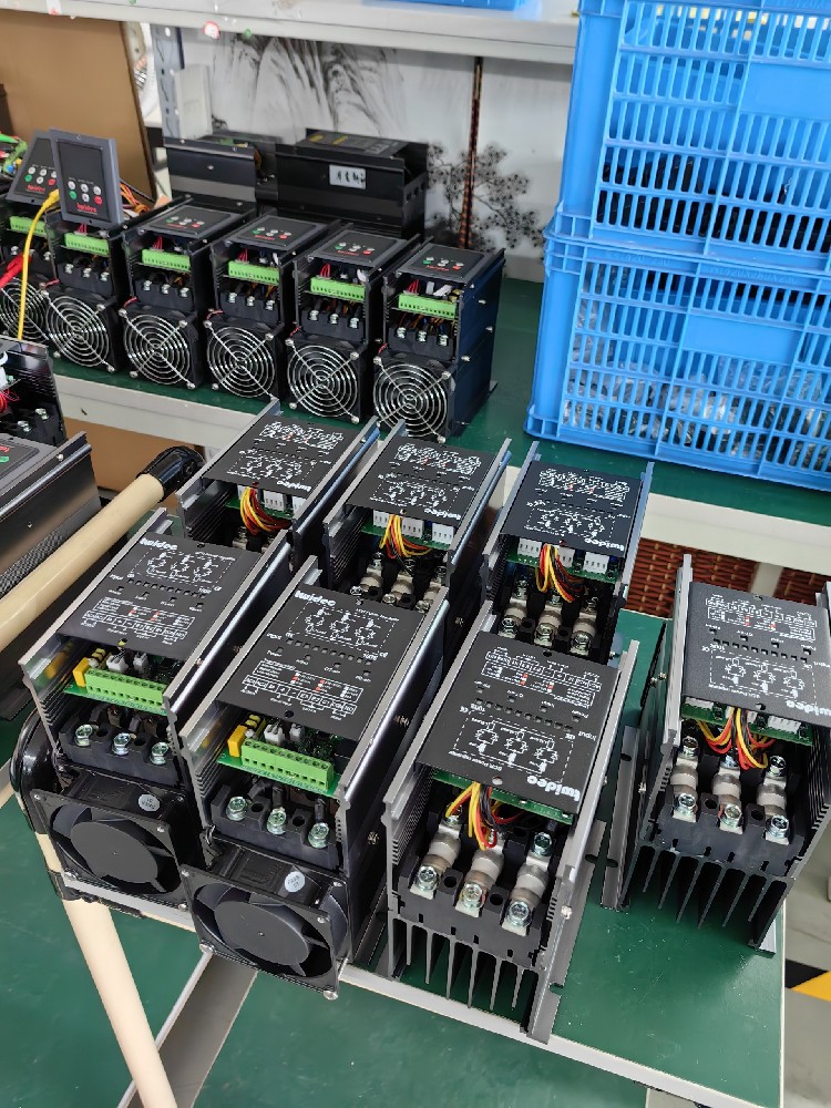 电力调整器在哪些工业领域利用最宽泛（如电炉加热、电机调快等）？有什么特殊的利用案例？