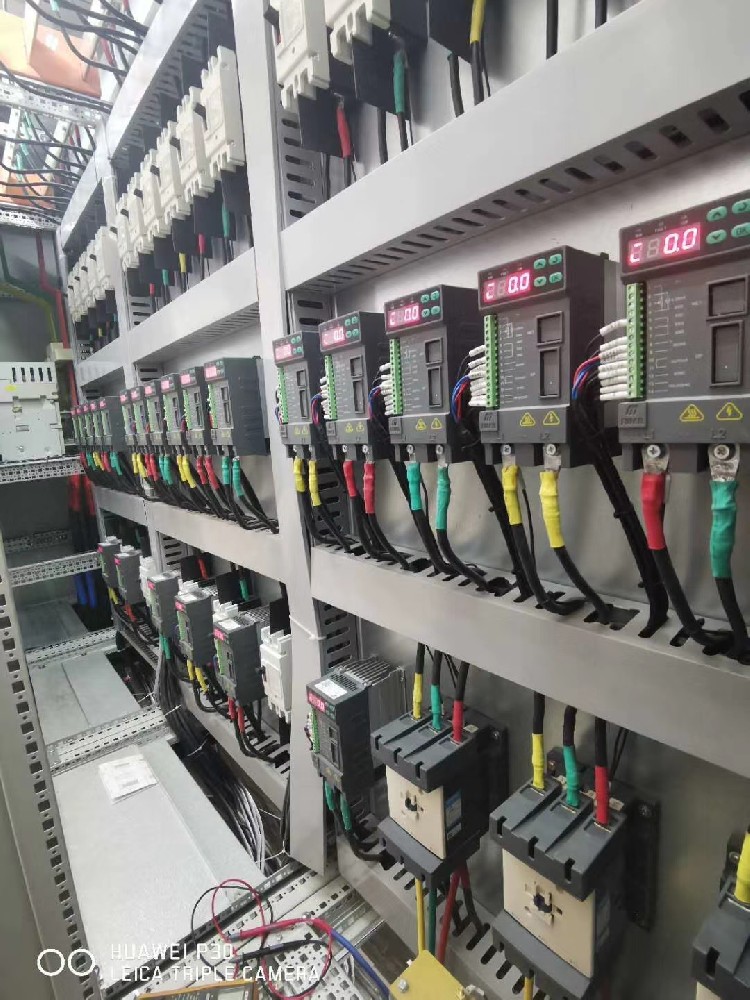 电力调整器与区块链技术结合，能否实现电力分配的去中心化和更高效监管？
